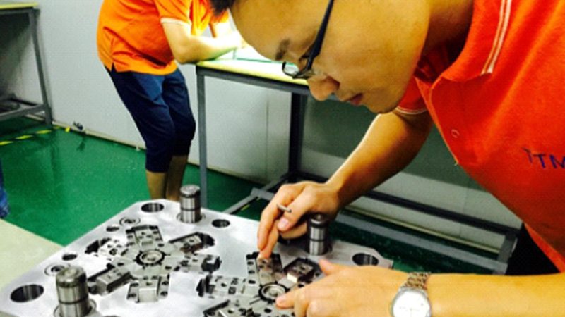 汽车模具配件批发：揭秘注塑模具的“心脏”**