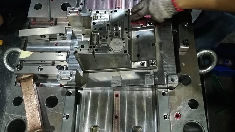北京塑胶模具加工厂资质解析：标准与选择要点**