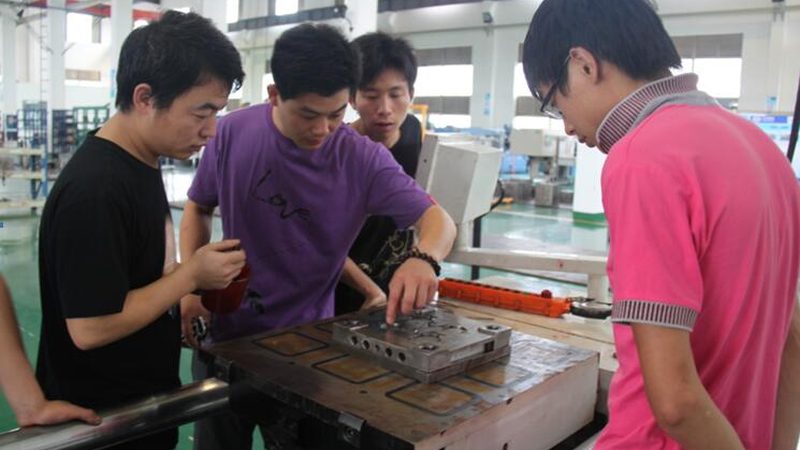 义乌硅胶模具批发市场耐高温型号解析**