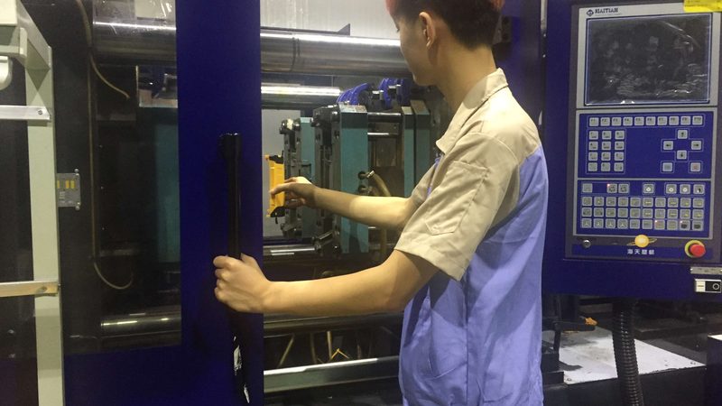 吹塑模具加工周期影响因素解析