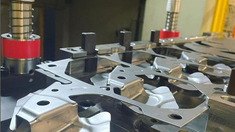 小型压铸模具材质选择：揭秘影响模具性能的关键因素